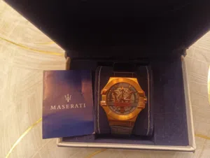 ساعة مازاراتي للبيع