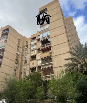 شقة سكنية الحجم الصغير غير مفروشة عمارات الاستثمار الطابق 8 مع مصعد غفير
