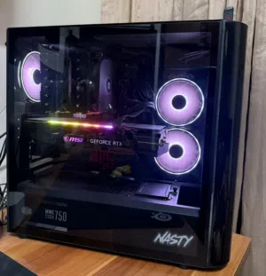 جهاز للبيع  الجهاز نظيف و استعمال خفيف