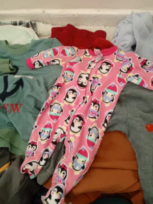 شروة ملابس اوروبي مشكل ولادي وبناتي وبيبي