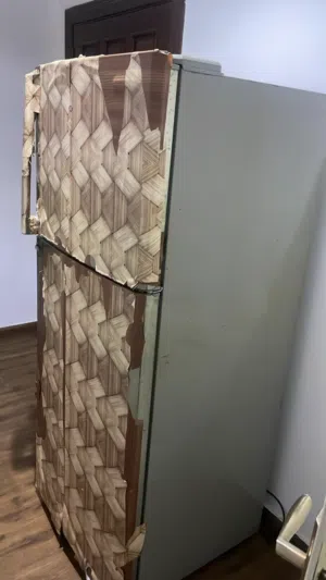 ثلاجة للبيع