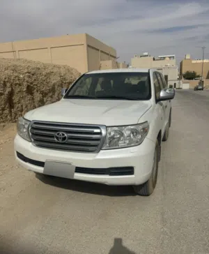 جيب لاندكروزر 2011