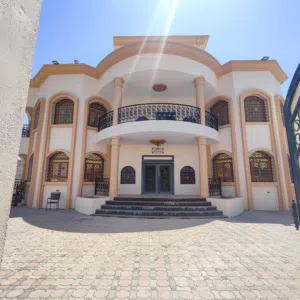 A beautiful villa close to the center of Bahla for sale