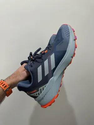 Adidas Terrex جيد جدا من غير كرتون مقاس 44