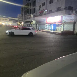 محلات تجاري للبيع ام السماق الشمالي قرب بنك الاسكان 5 محلات