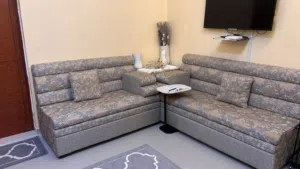 مجلس ل 20-25 شخص تقريبا