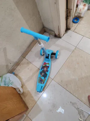 سياره اطفال والعاب اطفال متنوعه