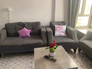 طقم كنب مع طربيزة 3 قطع
