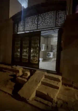 بيت للبيع .