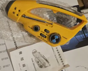 لوكس مع راديو شحن طاقة شمسية