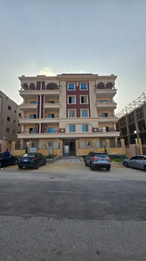 شقه سكنيه في التجمع باللوتس الشماليه