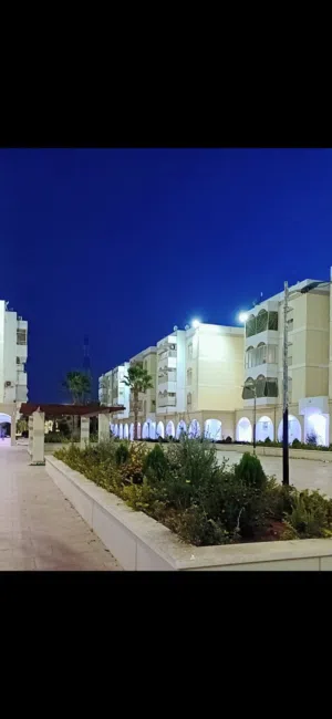 ايجار شقة 2 غرف وحمامين 7000 قاريونس