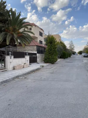 135 m2 4 Bedrooms Apartments for Sale in Amman Daheit Al Rasheed