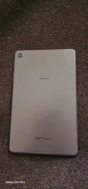 للبيع: Samsung Galaxy Tab A 8.4 (إصدار 2020) - بحالة ممتازة! إذا كنت تبحث عن جهاز لوحي