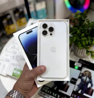 عرض خاص : iPhone 14 pro max 256gb هاتف بحالة الوكاله نظيف جدا بدون اي شموخ أو مشاكل مع ضمان و ملحقات