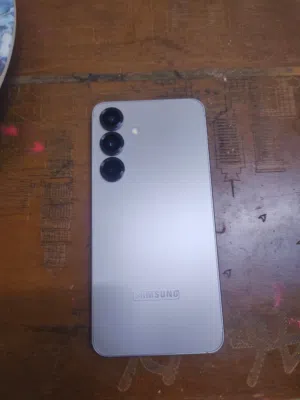 Samsung Galaxy s25, 12GB RAM, 256GB, Excellent Condition, Dual sim, Vibrant AMOLED display, 5G Phone
