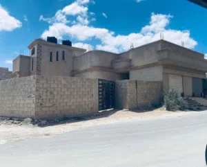 منزل للبيع علي شارعين موقع ممتاز علي رئيسي مدخل منطقة شبنة شارع الصالات الرابش (مخطط محل الجمل )