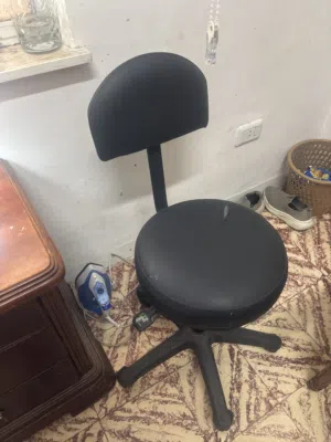 كرسي وسرير تجميل رموش وحواجب مستعمل