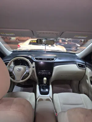 nissan xtrail 2015 good condition passing and insurance 31/1/2027