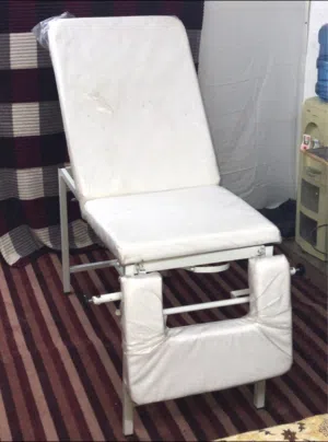 سرير كشف علاجي و كرسي كشف علاجي نسائ للبيع