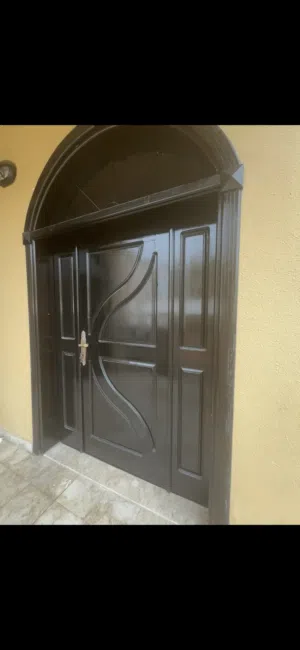 شقة غرفة وصالة واسعة ومشمسة في مدينة خليفة أ – موقع مميز وقريب من الخدمات