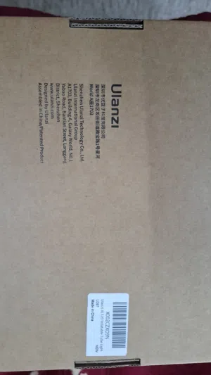 Ulanzi inflatable LED light.