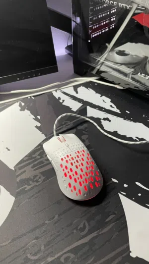 للبيع ماوس جديد غير مستخدم بكارتونه وممتاز للعب واستجابته سريع G701 Luminous Gaming Mouse