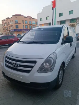 Hyundai H1 Cargo Van 2018 Manual 170,000 KM  AED 31,000