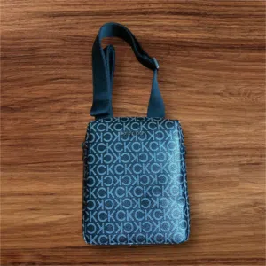 كروس جديدة كيلفن كلاين للبيع / Calvin Klein close bag brand new for sale