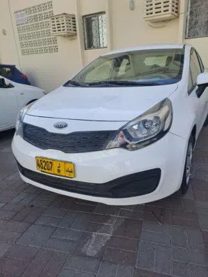 KIA RIO 2015 WHTIE COLOUR