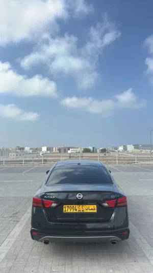 Used Nissan Altima in Dhofar