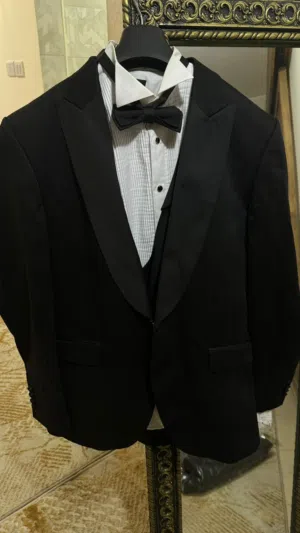 يوجد بدلتين جداد