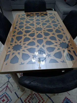 طاولة اكل رباعيه