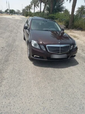 مرسيدس E250 مديل 2010 ماشي 220 الف شرط الفحص مو محتاج مصاريف نظيف جدا تواير جديده