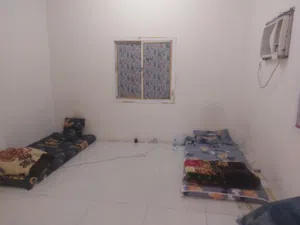 استيديو شامل كهرباء وماء عربي فقط موجود شخص واحد بالأستيديو متاح لشخص ثاني فقط