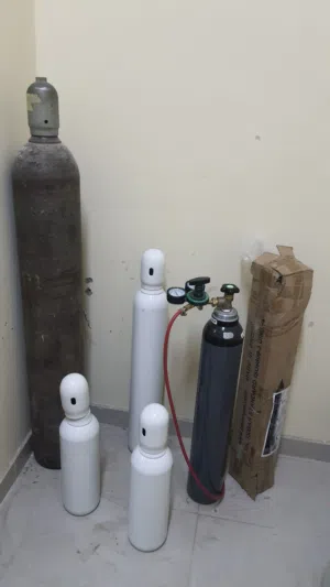 oxygen cylinder