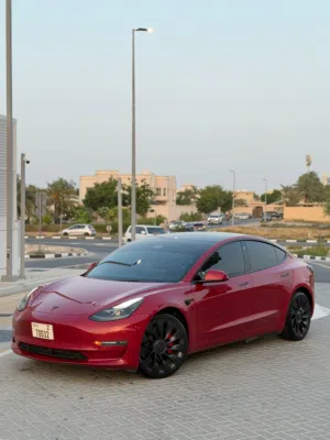 تسلا موديل 3 2022 بيرفورمانس Performance وارد بحالة ممتازة ممشى قليل بطارية 96% !!