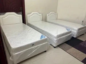 Bed with mattress on wholesale price delivery with extra charges according to the location