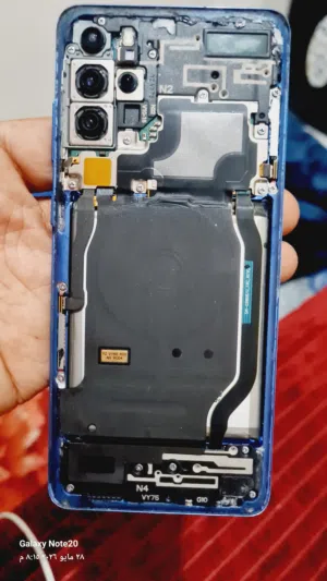 للببع بورده هاتف s20 plus  مع الكامرات والبطاريه جديد الشاشه مكسوره