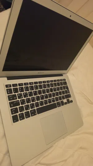 لابتوب للبيع ماك بوك. مستخدم نضيف