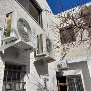 Building for Sale in Salt Al Khandaq