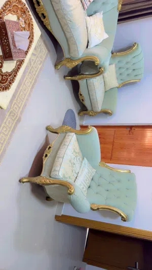 طقم كنب تركي نظيف بحاله جيده جدا