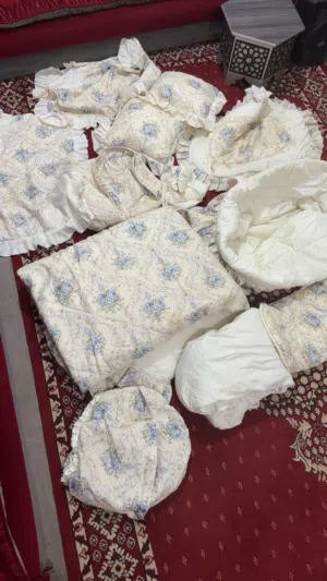 لحاف صناعه تركيه يوجد جميع توابعه