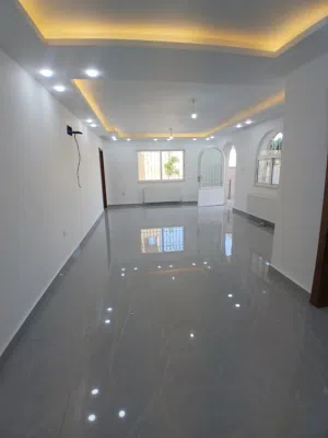 شقه ارضيه فارغه جديده لم تسكن للايجار الجبيهه