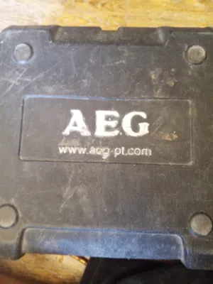 دريل شحن نوع AEG مستعمل بس بحاله جيده بطاريه ليثيوم 18 فولت شيء بجنن واحد ونص امبير