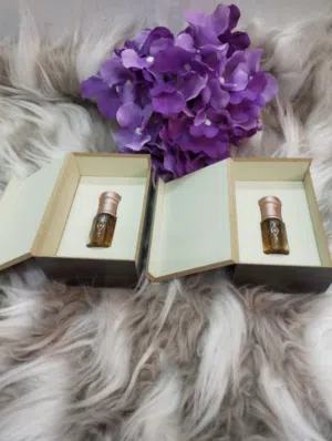 يتوفر انواع جميله من العود