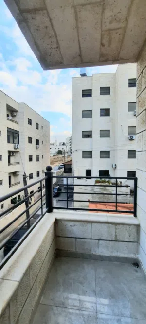 شقة فاخرة طابق اول مساحة 130م الأكاديمية البحرية أبونصير مطبخ جديد لمغترب لم تسكن سوى قليل