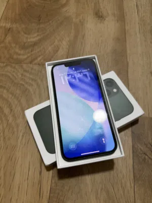 الايفون 13 نظيف