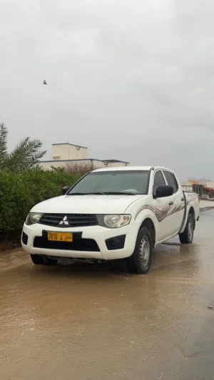 Used Mitsubishi L200 in Al Dakhiliya