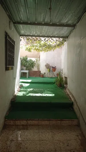 240 m2 More than 6 bedrooms Apartments for Sale in Amman Hai Nazzal